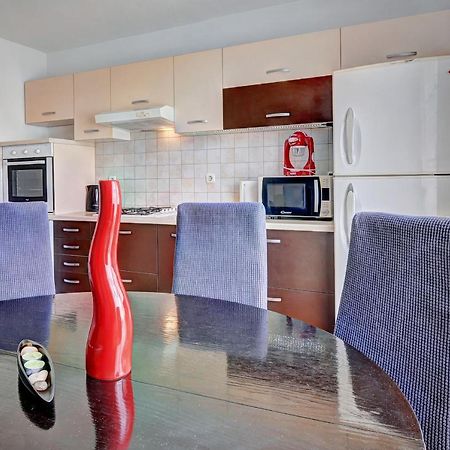 Lina Apartment Pula Exterior photo