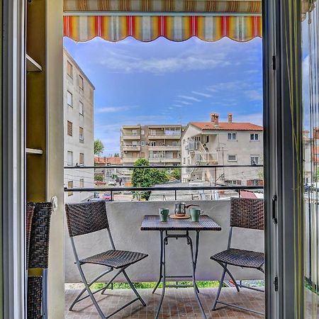 Lina Apartment Pula Exterior photo
