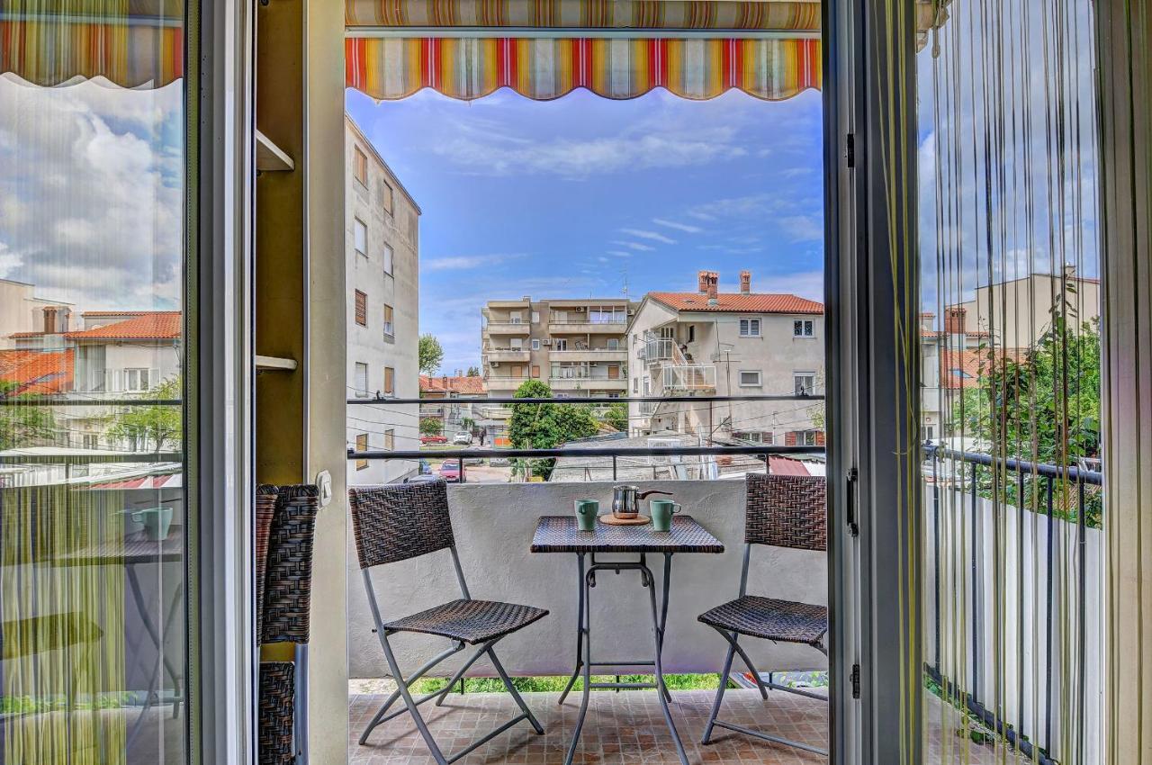Lina Apartment Pula Exterior photo